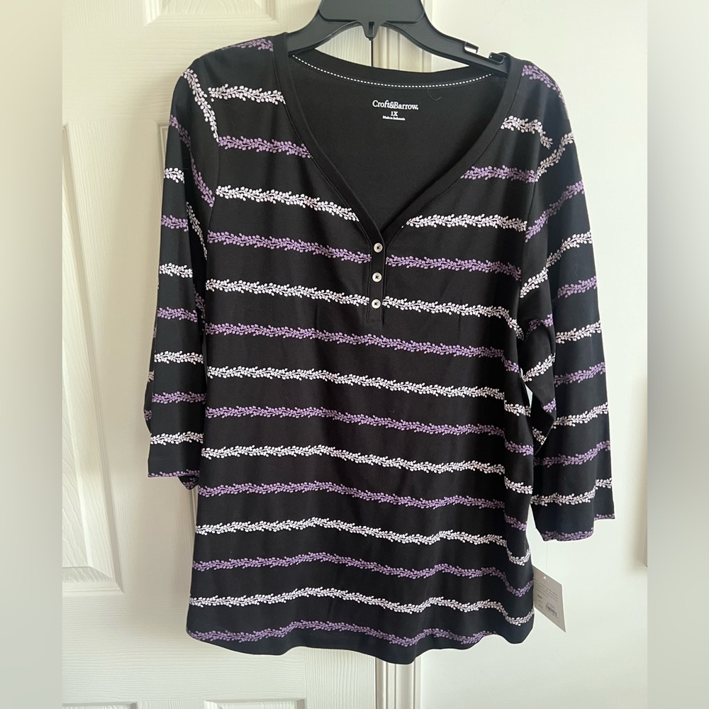 croft & barrow Black V-Neck Long Sleeve Top with Purple & White Stripes